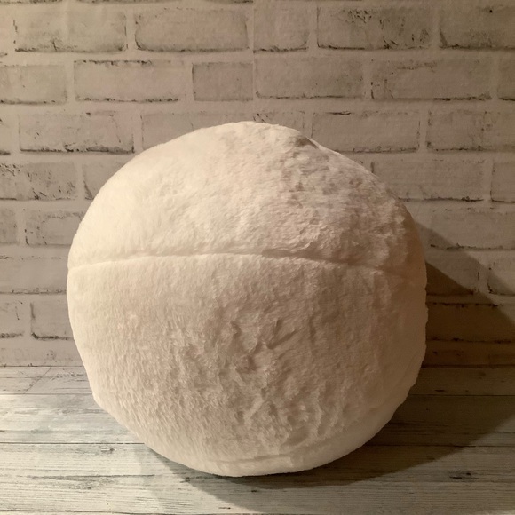 Sheffield Home 14”D Faux Fur Round Pillow - Picture 4 of 5